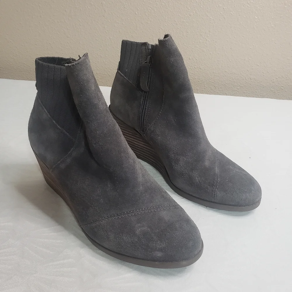 Toms gray suede, Sadie wedge booties, size 7.5 - Picture 1 of 8